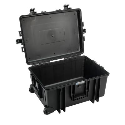 OUTDOOR kuffert i sort med skum polstring 585x410x295 mm Volume: 70,9 L Model: 6800/B/SI